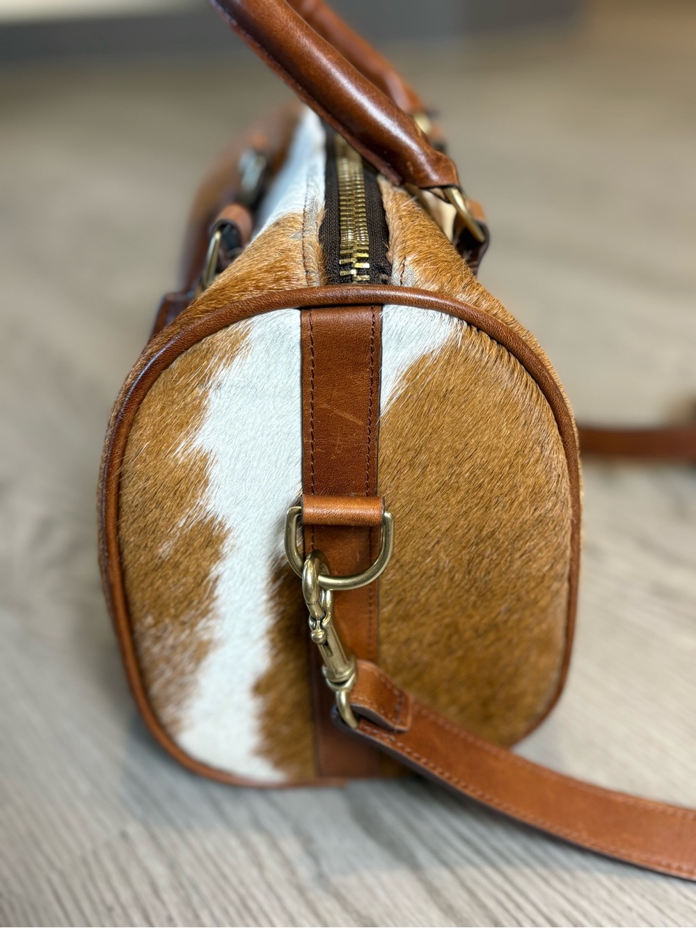 Lucchese Cowhide Handbag With strap - Picture 5 of 8